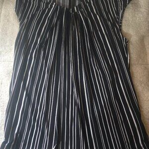 Liz Claiborne Career Black & White Striped Sleeveless Top | Medium